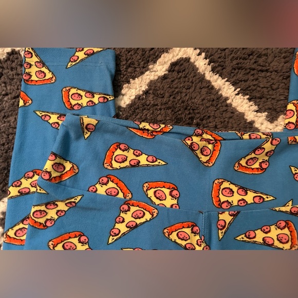 🍕LuLaRoe Blue Pizza Slice Leggings Size One Size 🍕 - Picture 5 of 6